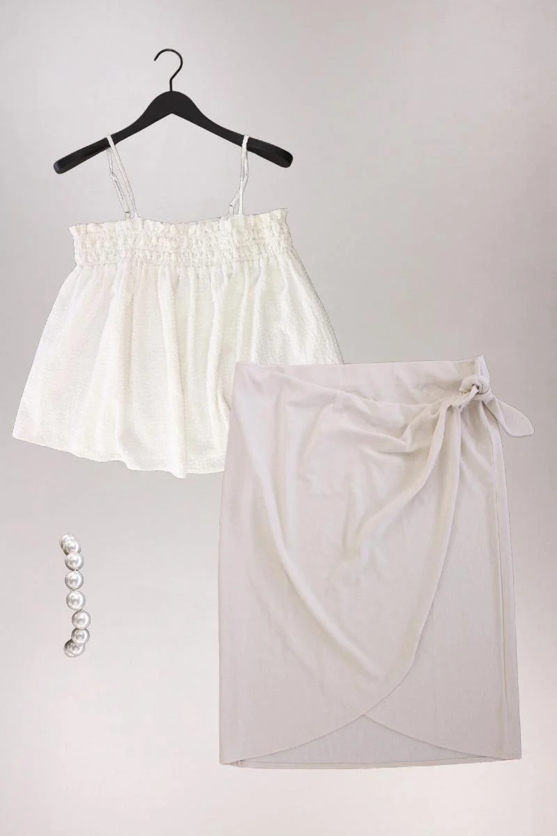 Second Hand Outfit Größe XXL mit Asos Spaghetti-Top in Gr. 48 und Armband