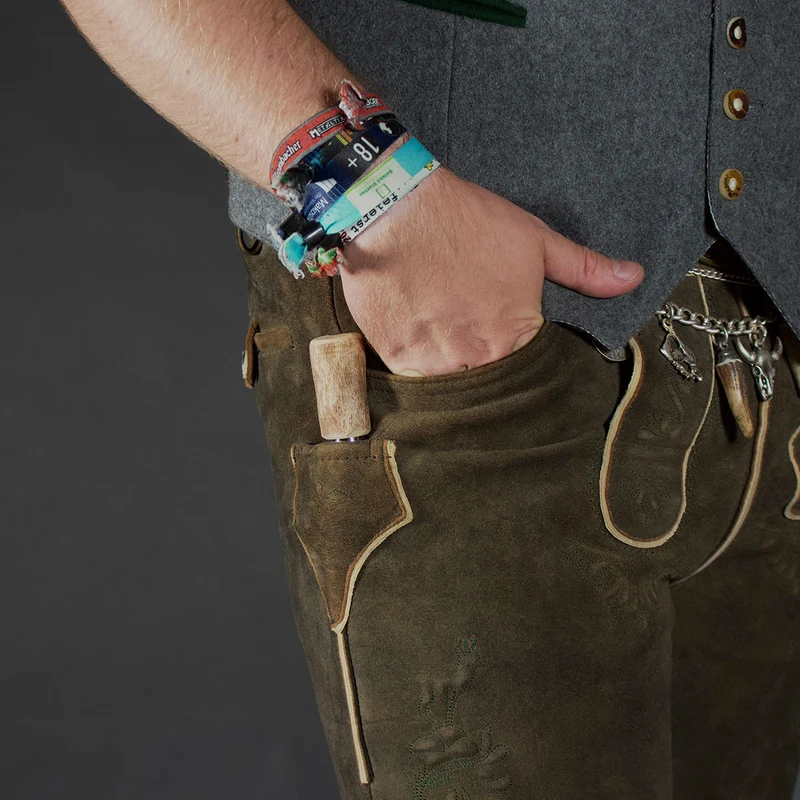 Lederhosen Flachmann A Schnaps schadt nia