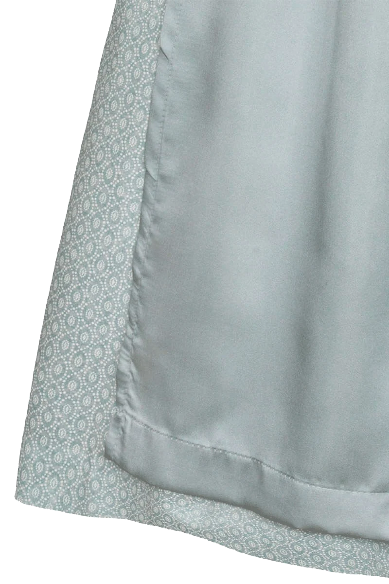 Dirndl lang mit herzförmigem Ausschnitt