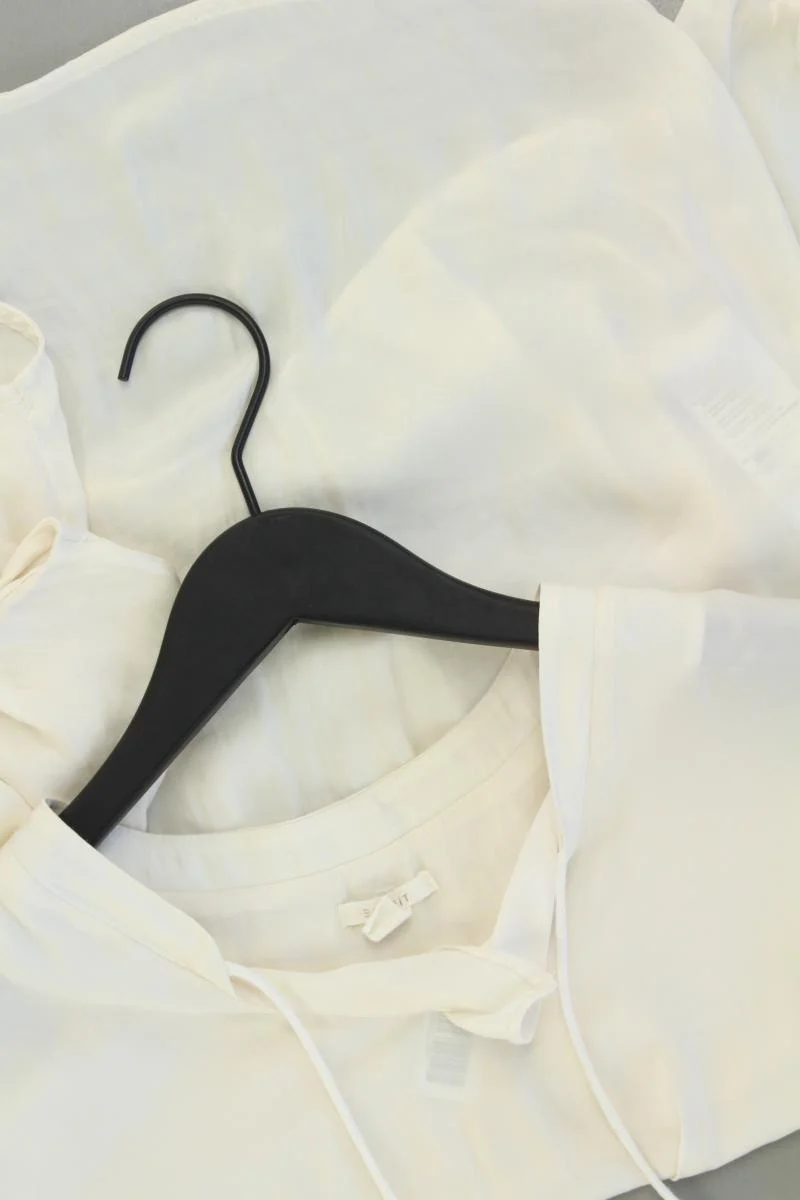 Second Hand Outfit Größe XS mit Esprit Langarmbluse in Gr. 34 und Armband