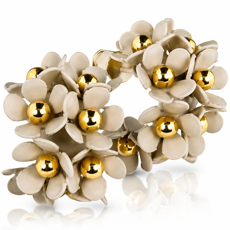 LUISIA® Halb Creolen Ohrstecker "Mia" mit Blüten | Sand