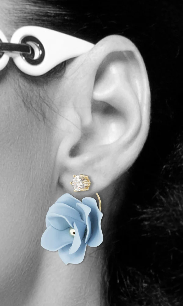 LUISIA Front Back Ohrringe Jarla mit Blumen - 16 Karat vergoldet Hellblau