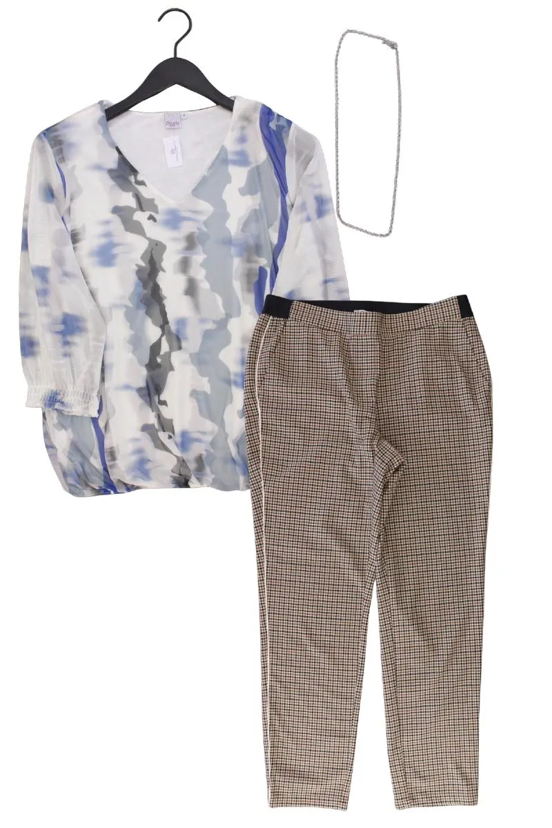 Second Hand Outfit Größe M mit Liberty Classic Bluse in Gr. M und Halskette