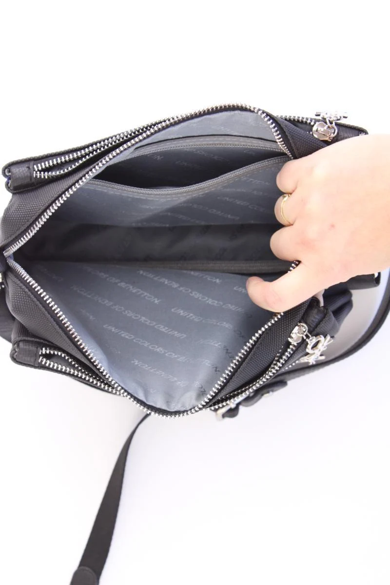 Benetton Umhängetasche schwarz