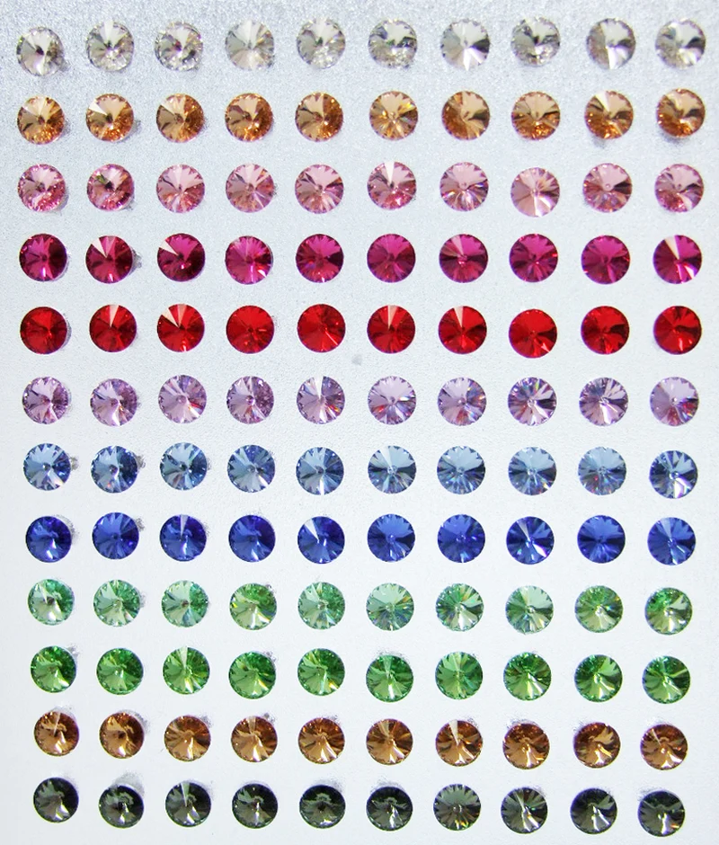 LUISIA® Ohrstecker mit Premium Kristallen - 6 mm Light Siam / Rot