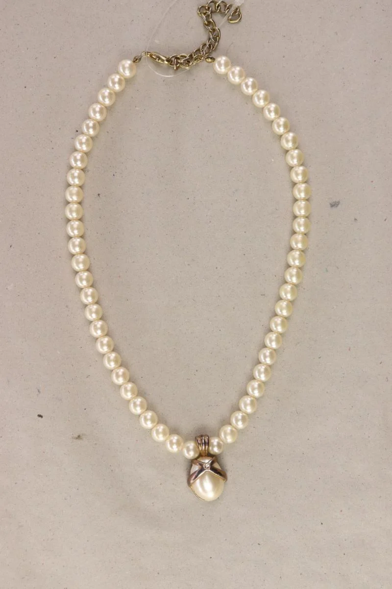 Perlenkette creme