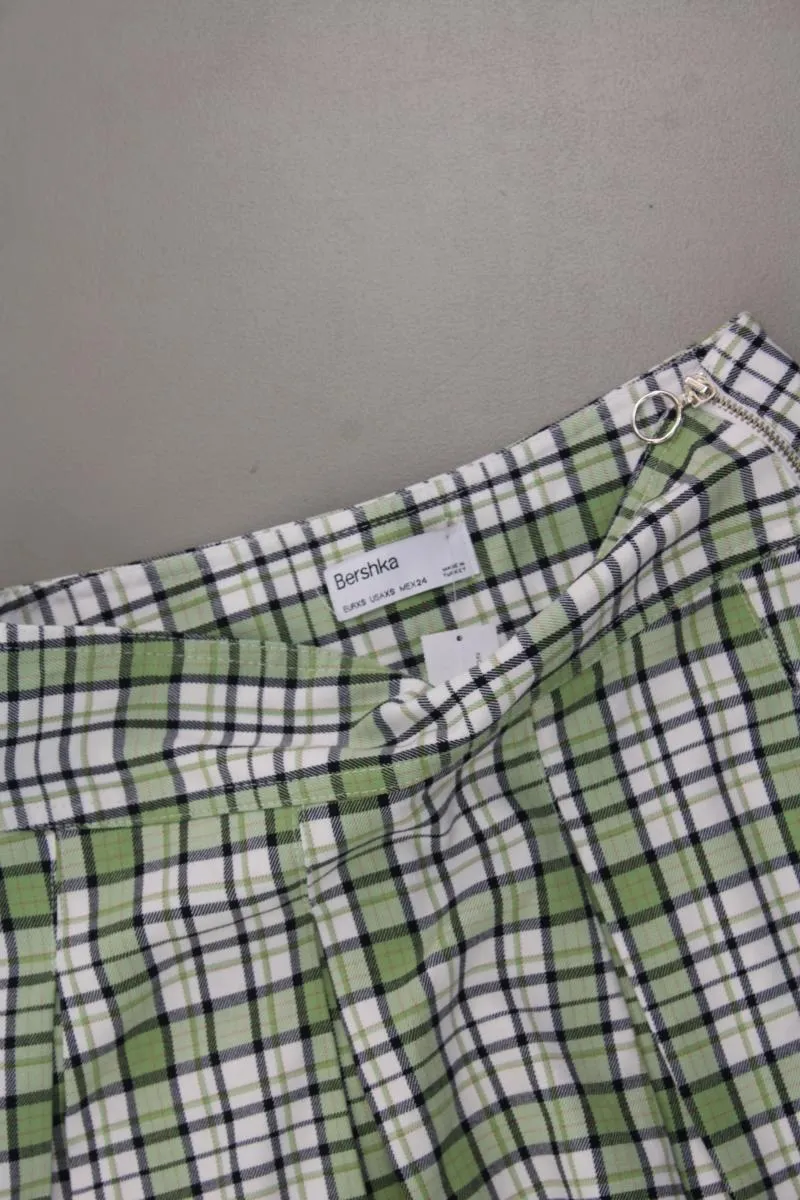 Bershka Kurzer Rock Gr. XS kariert grün aus Polyester
