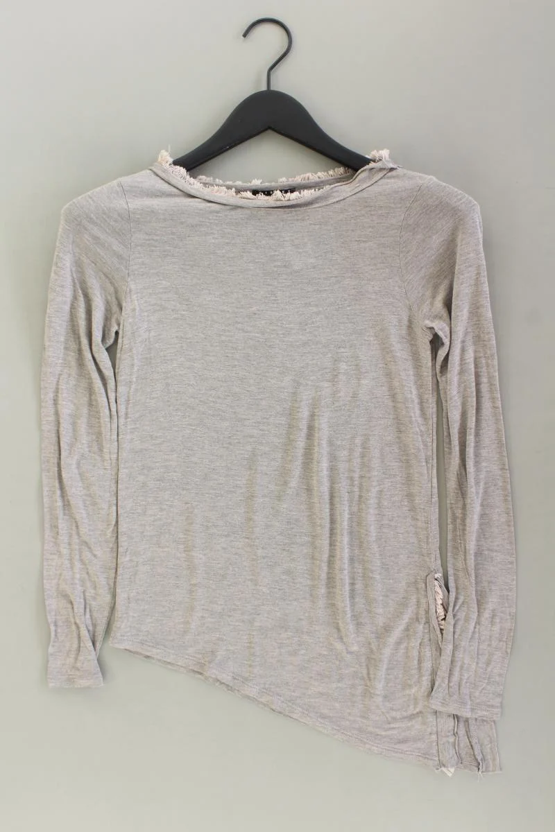 Second Hand Outfit Größe XS mit Sisley Longsleeve-Shirt in Gr. XS und Halskette