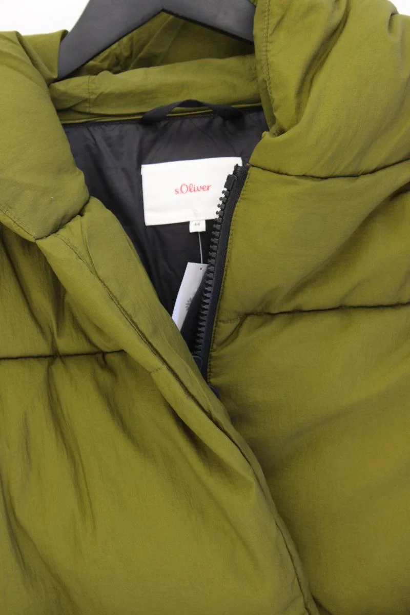 Second Hand Outfit Größe XL mit s.Oliver Kapuzenweste in Gr. 44 und Schal