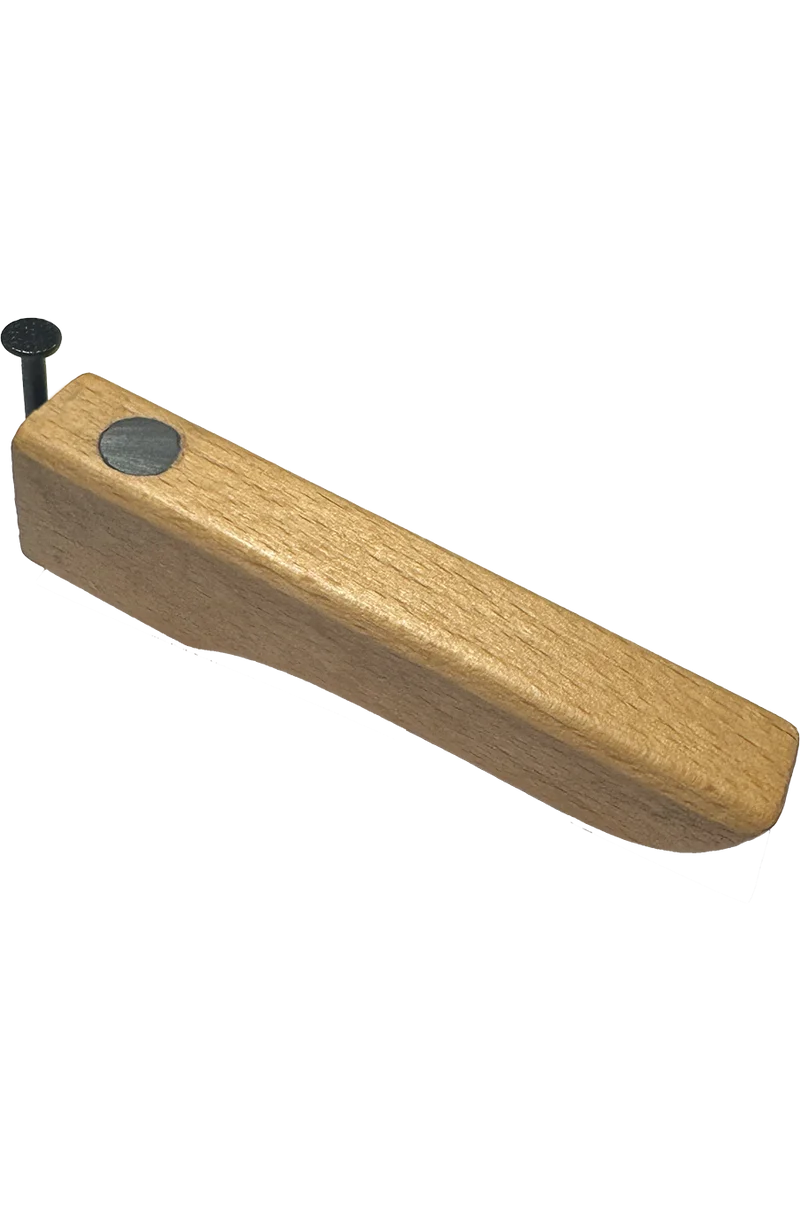 Flaschenöffner Holz mit Spruch und Nagel - servus