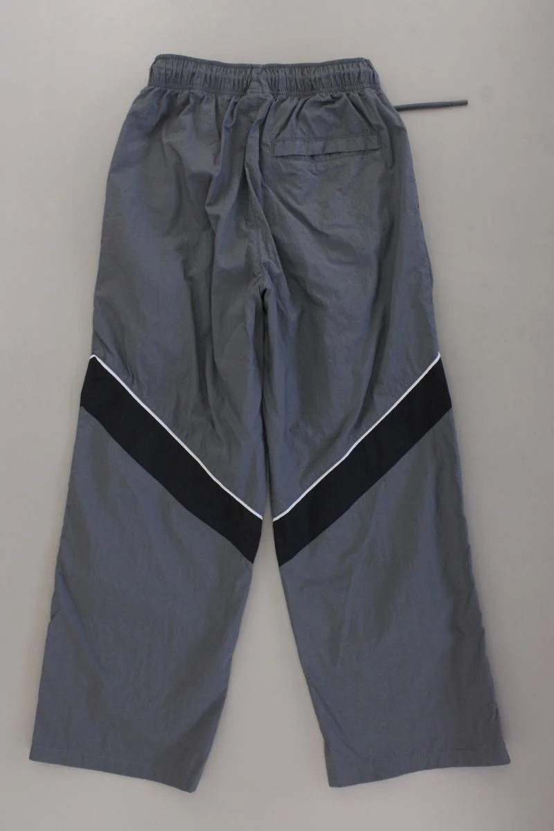 Second Hand Outfit Größe XS mit NA-KD Regular Shirt in Gr. XS und Armband