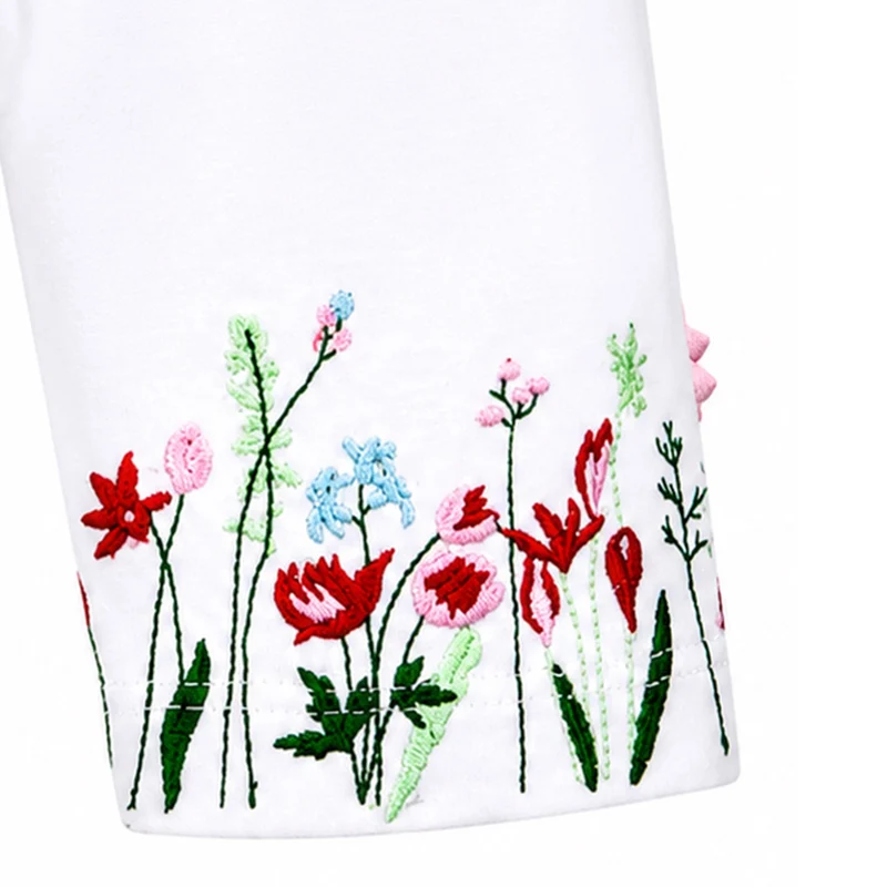 BONDI Capri Leggings "Blumenwiese" Stickerei 86627 | Weiß - Baby Sommerhose
