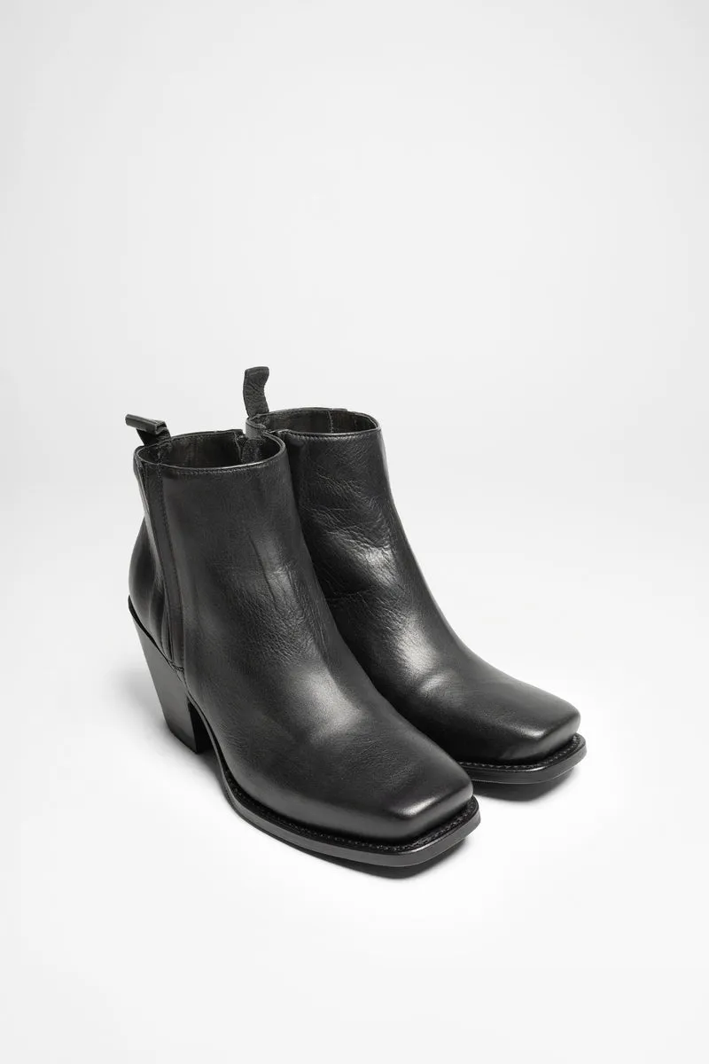 12131 LAYA Damen Schwarz