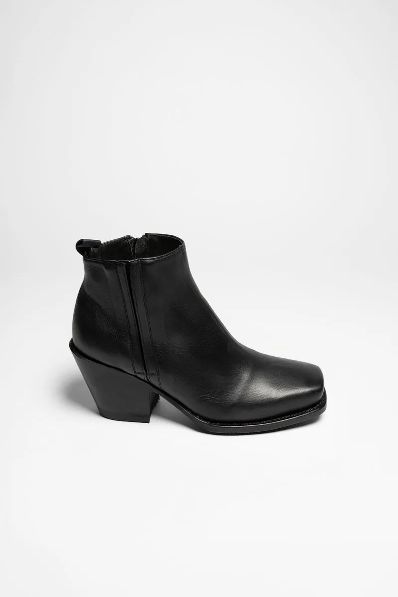 12131 LAYA Damen Schwarz