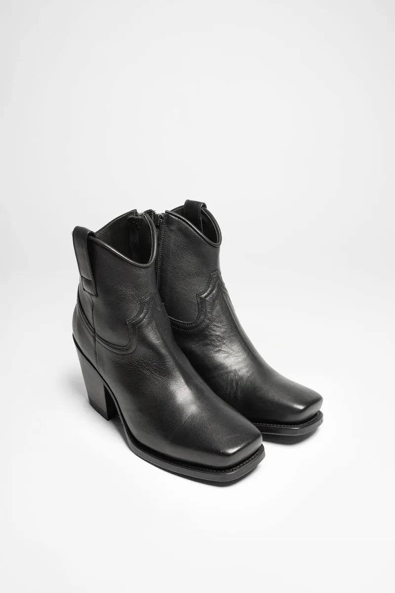 15521 LAYA Damen Schwarz