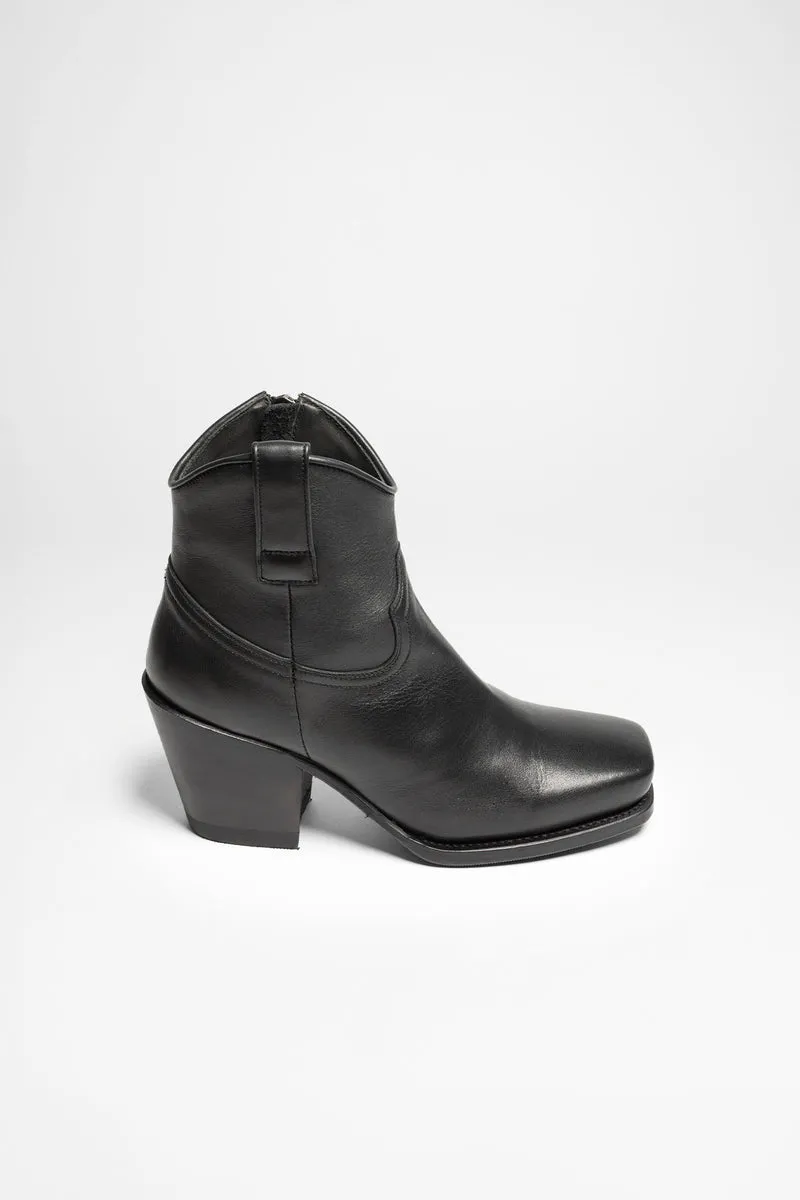 15521 LAYA Damen Schwarz