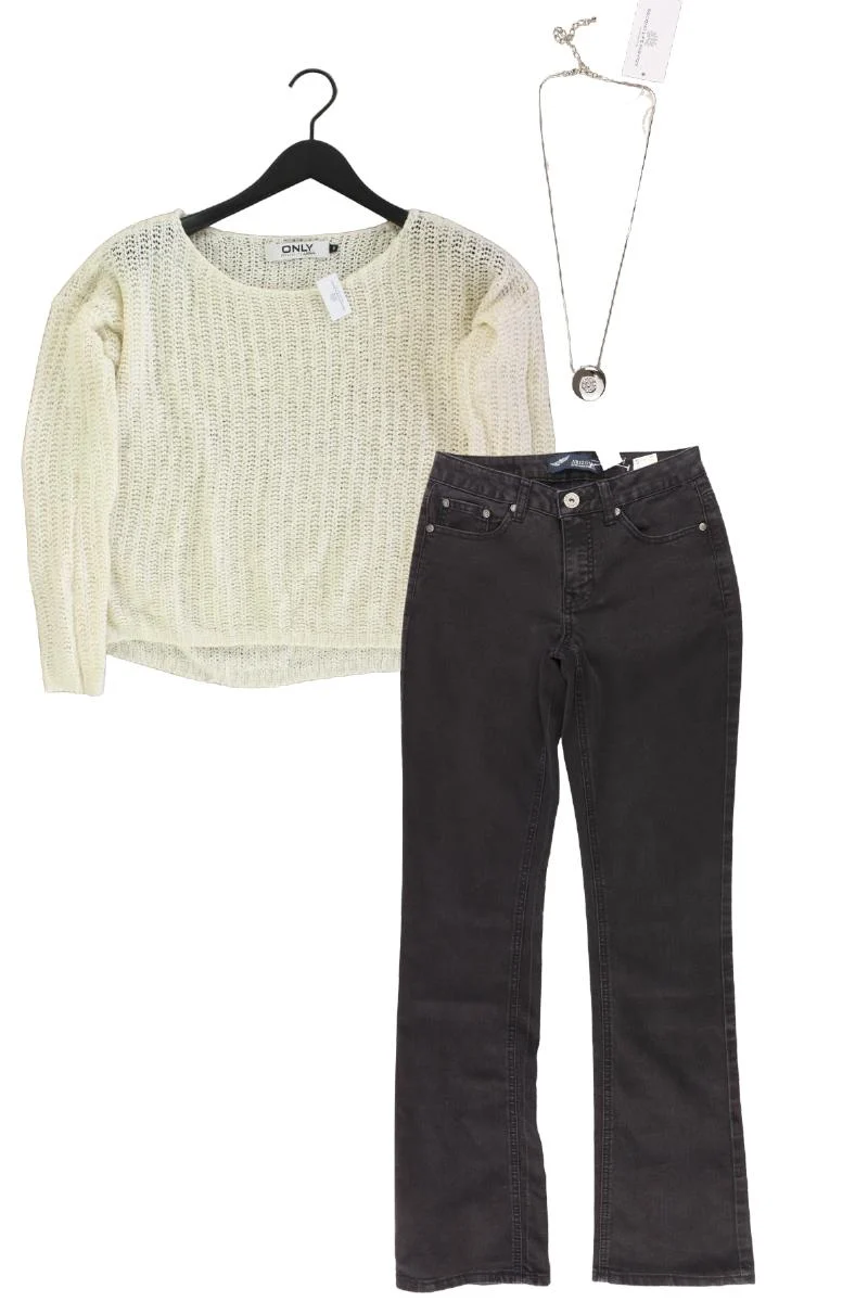 Second Hand Outfit Größe S mit Only Grobstrickpullover in Gr. S und Halskette