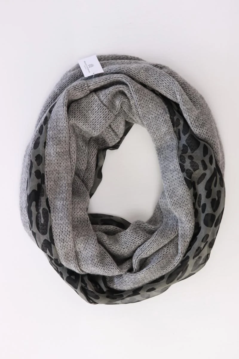 Schal mit Tierdruck grau