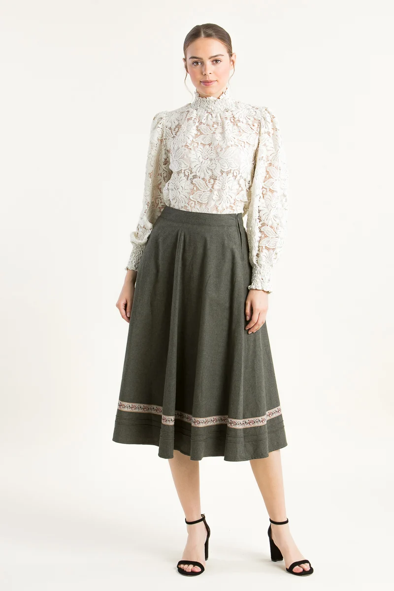 Kinga Mathe Spitzen-Trachtenbluse Aurelia ivory