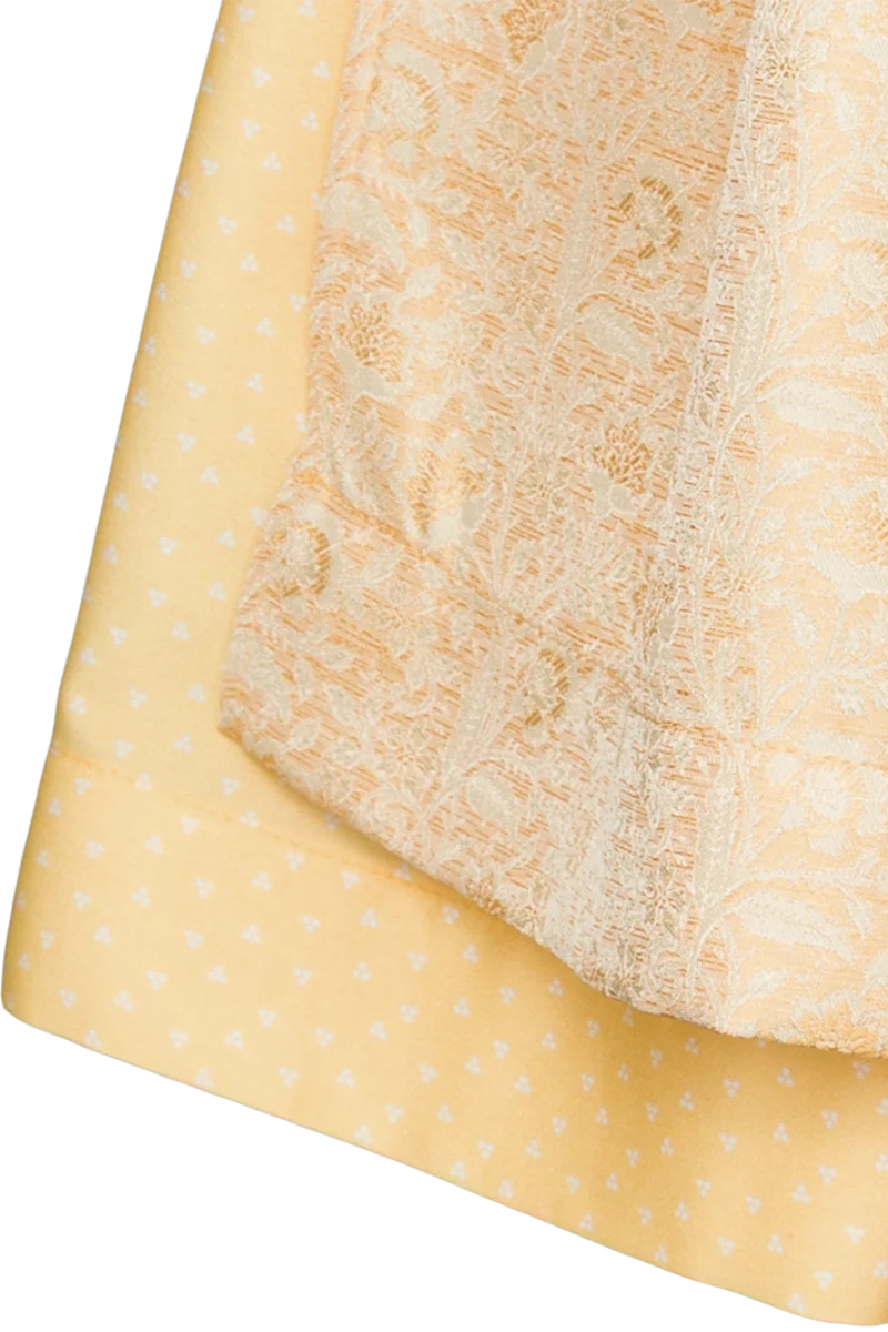 Kinderdirndl mit Broschenschürze und Jacquard