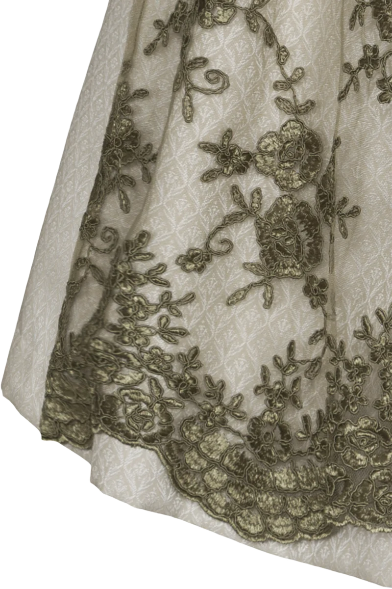 Mini-Dirndl mit Schnürung und transparenter Schürze