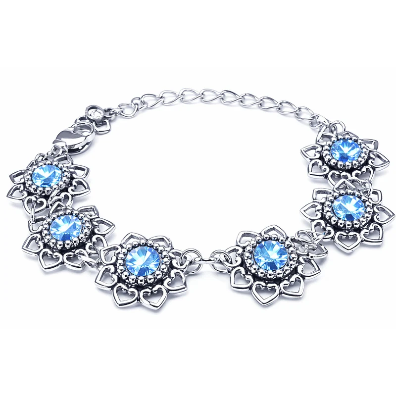 LUISIA® Armband "Leandra" mit Herzblüten und Premium Kristallen | Light Safir / Hellblau