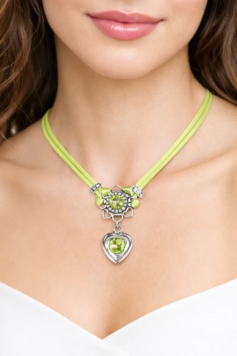 LUISIA® Halskette "Chiara" Herzblüte - Kristalle von Swarovski® | Apfelgrün