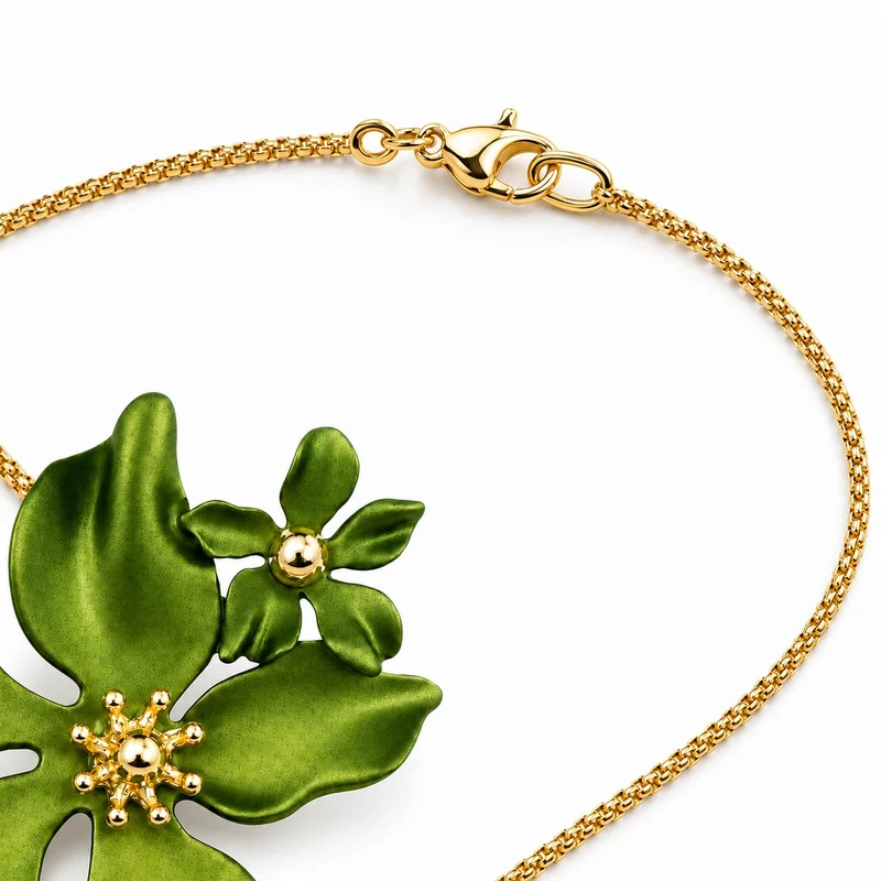 LUISIA® Halskette "Nelia" mit Blumen - 16 Karat vergoldet | Olivgrün