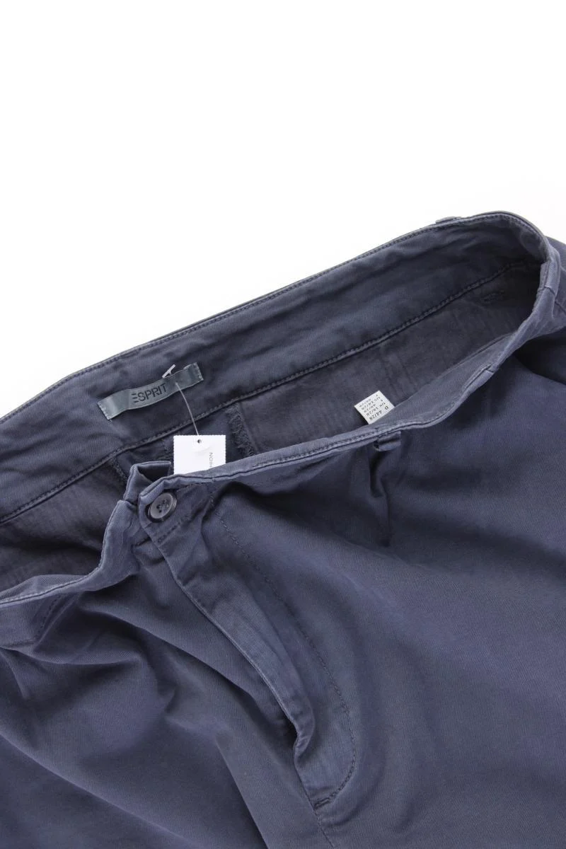 Second Hand Outfit Größe XL mit GAP Shirt mit V-Ausschnitt in Gr. XL und Tuch