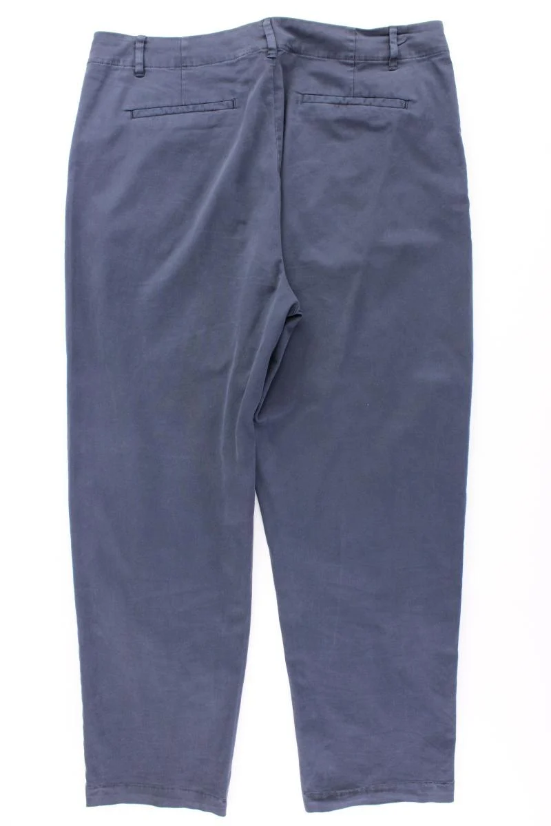Second Hand Outfit Größe XL mit GAP Shirt mit V-Ausschnitt in Gr. XL und Tuch