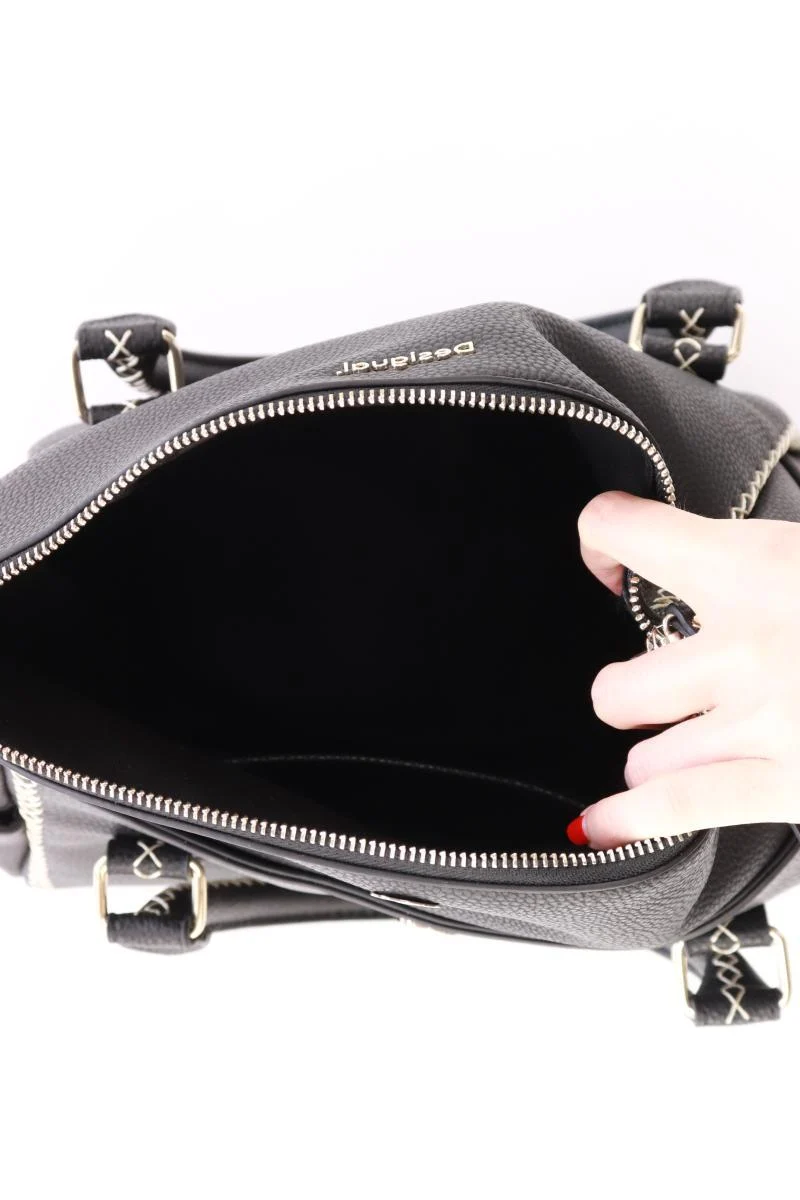Desigual Henkeltasche neuwertig schwarz aus Kunstleder