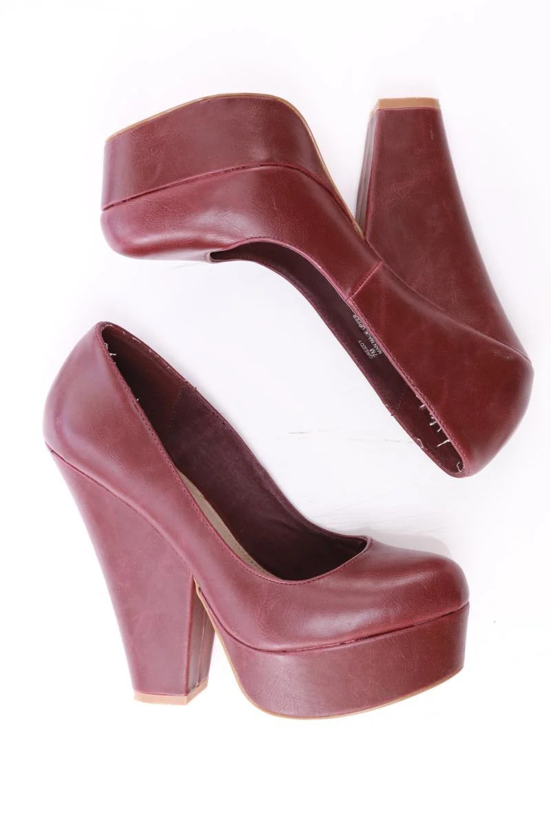 Steve Madden Pumps Gr. 37,5 rot aus Leder