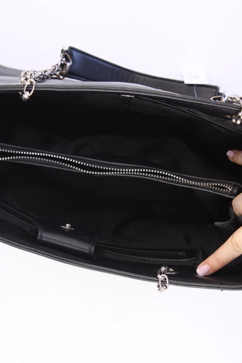 roccobarocco Schultertasche schwarz aus Kunstleder