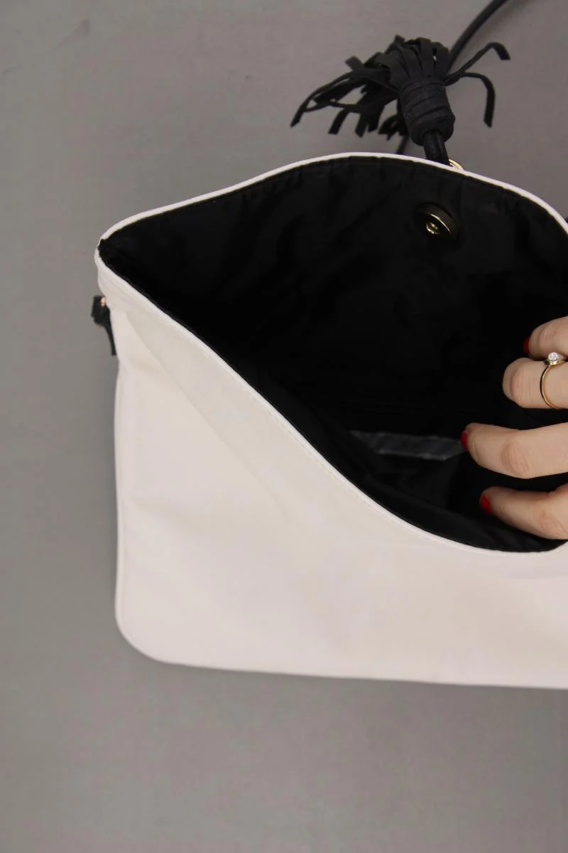 H&M Umhängetasche creme aus Kunstleder