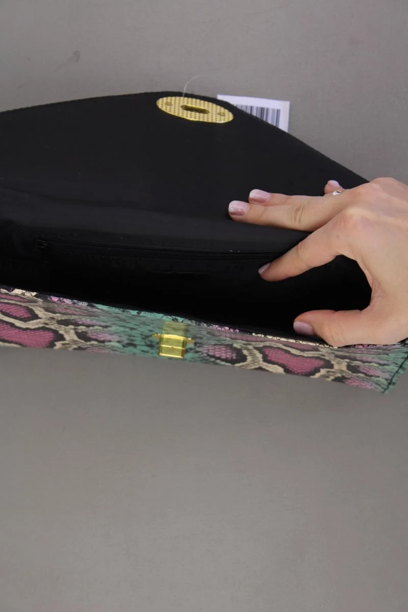 H&M Clutch mit Tierdruck mehrfarbig