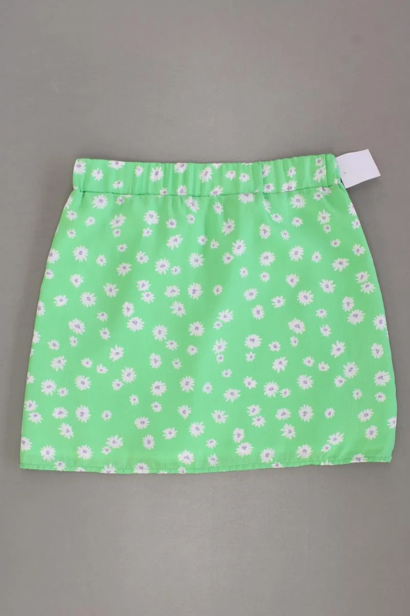 Bershka Kurzer Rock Gr. S mit Blumenmuster neu mit Etikett grün aus Polyester