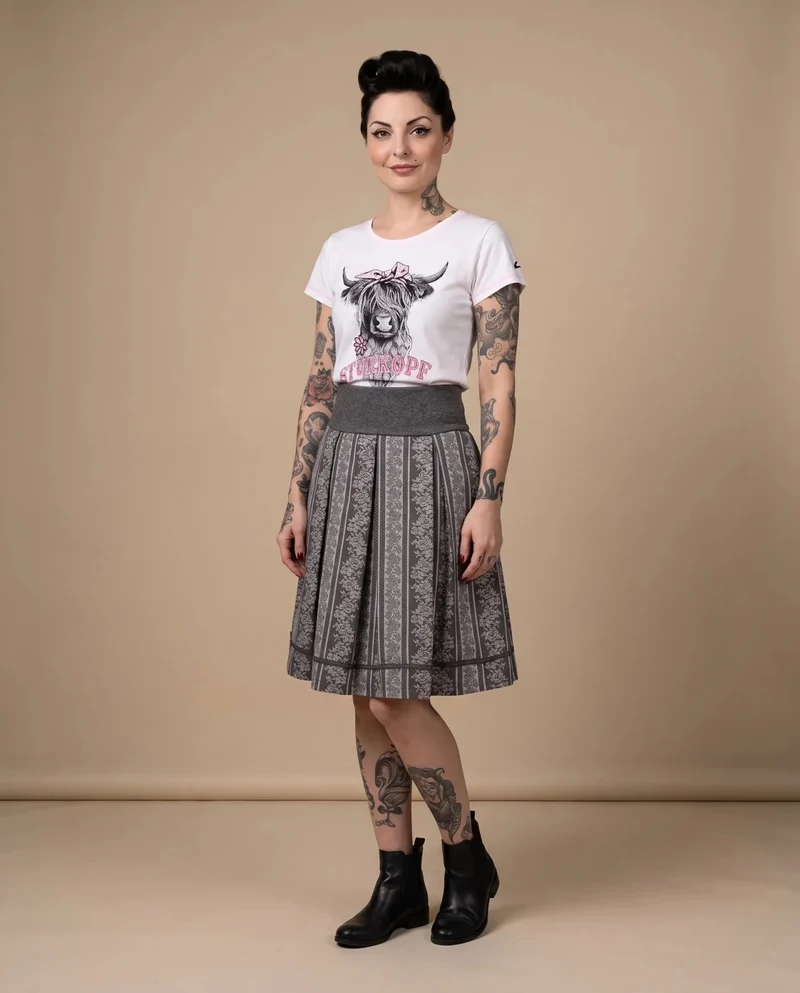 MODELL: QUENTAYA WOMEN