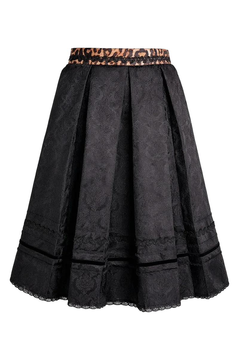MODELL: BELLA LEO