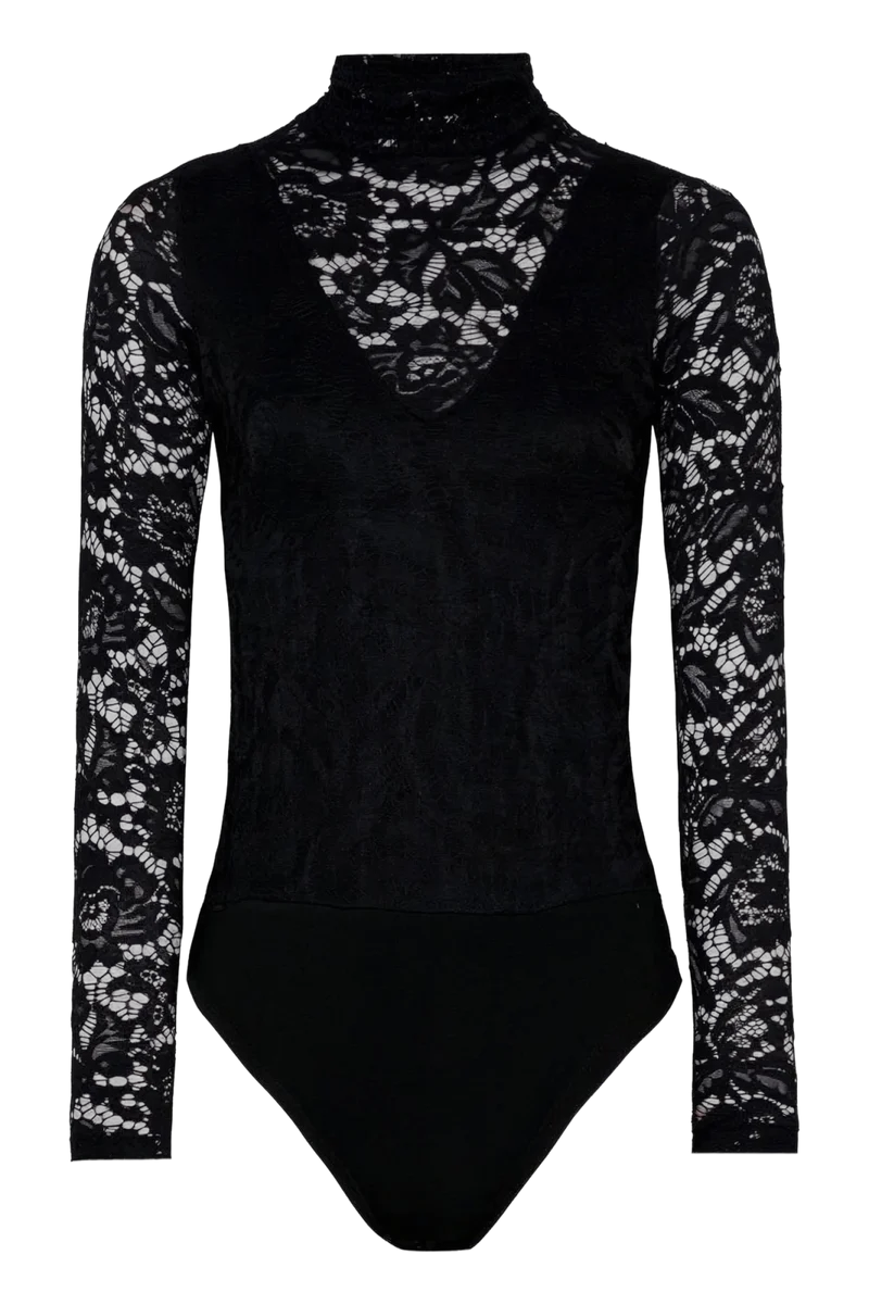 MODELL: GRAZIA