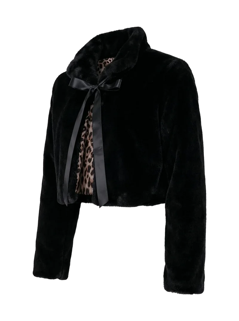 MODELL: GRIT