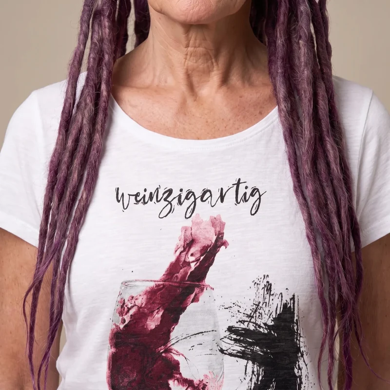 MODELL: WEINZIGARTIG