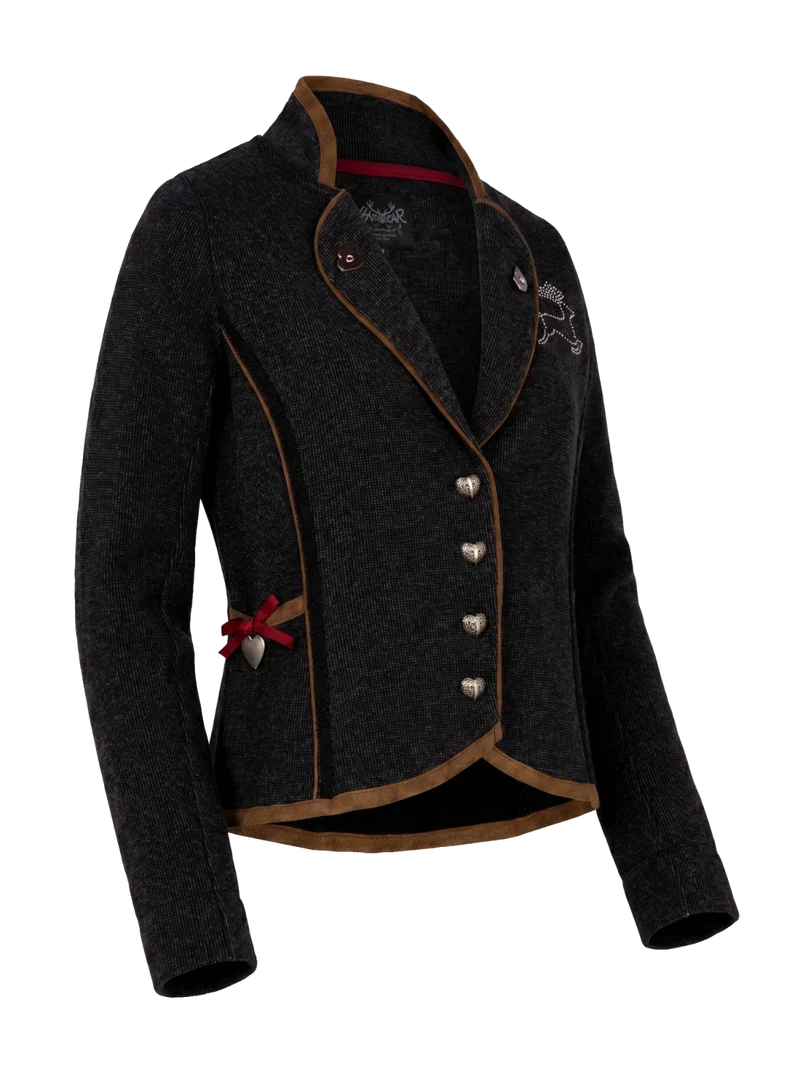 MODELL: QADIRA