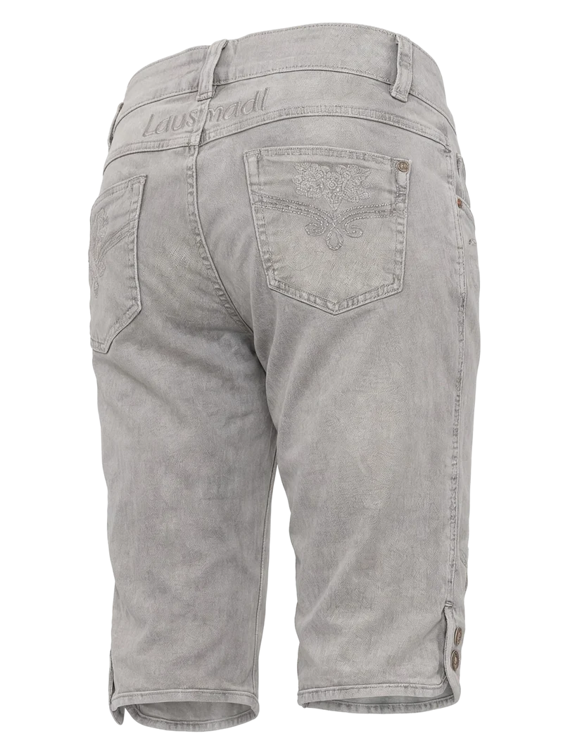 MODELL: OVIDA BERMUDA