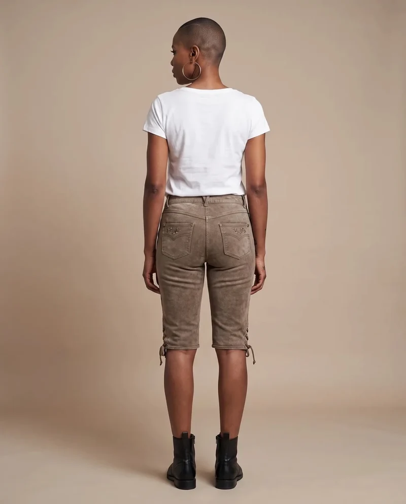 MODELL: OVIDA BERMUDA