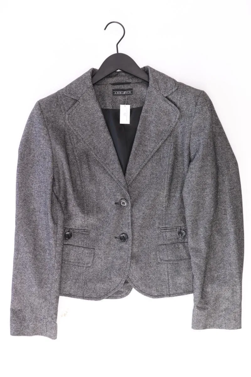 Second Hand Outfit Größe L mit AMBIANCE Wollblazer in Gr. 42 und Halskette