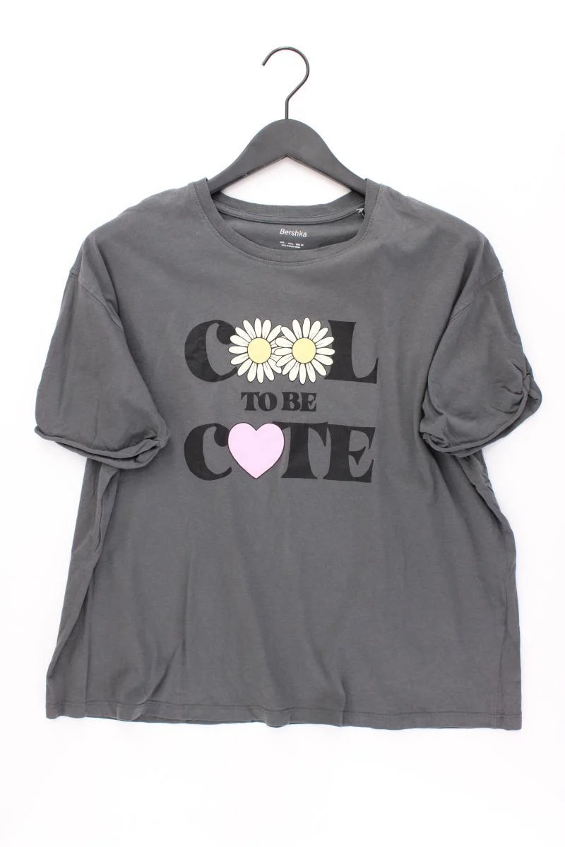 Second Hand Outfit Größe L mit Bershka Printshirt in Gr. L und Schmuck