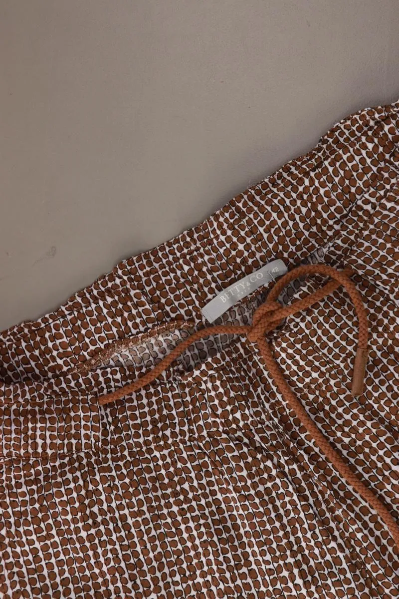 Second Hand Outfit Größe L mit Esprit Regular Bluse in Gr. 42 und Halskette