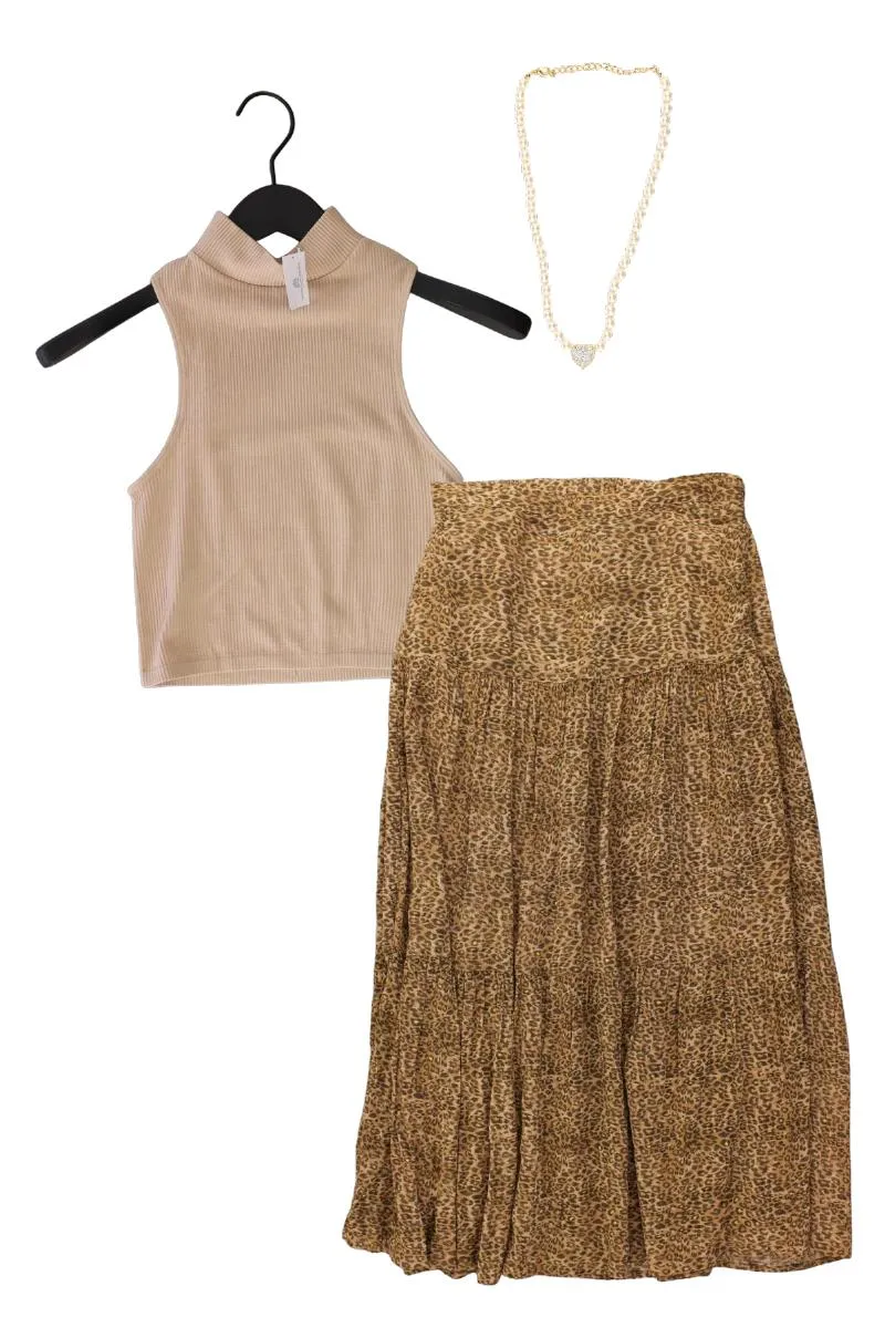Second Hand Outfit Größe XS mit Zara Crop Top in Gr. XS/s und Halskette
