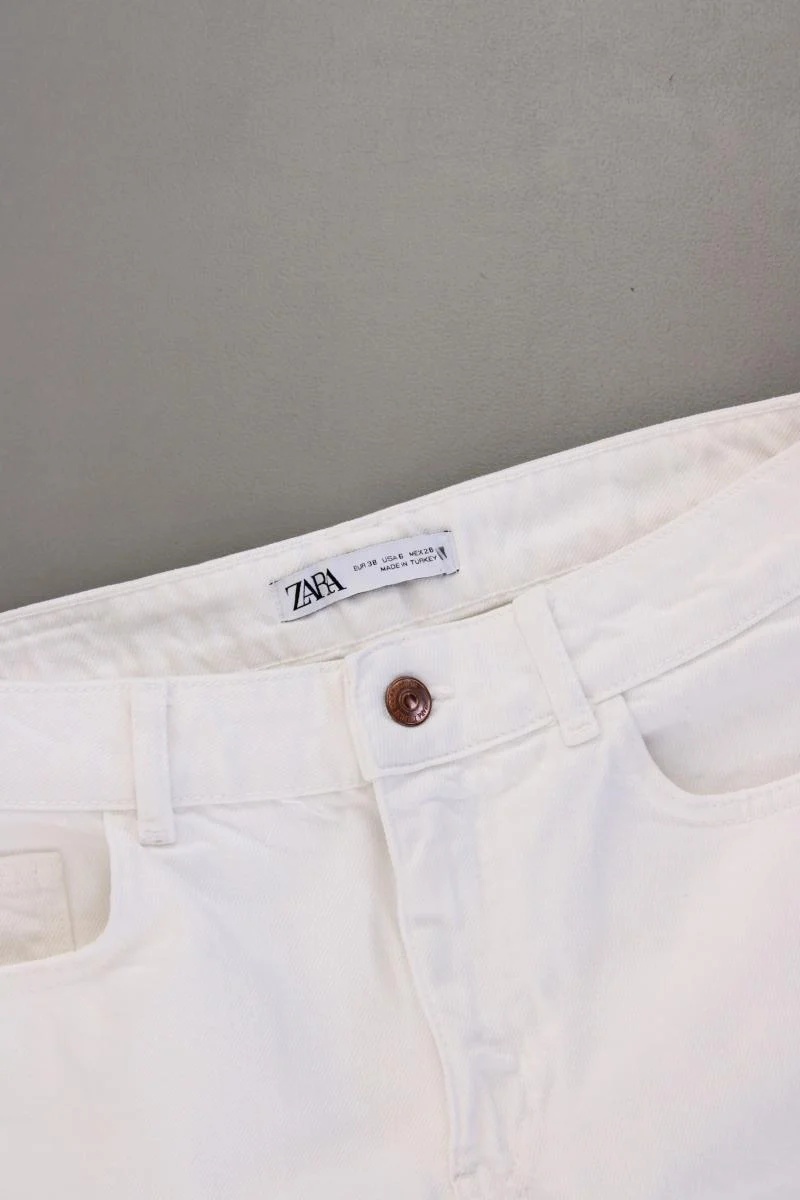 Zara Jeansshorts Gr. 38 weiß
