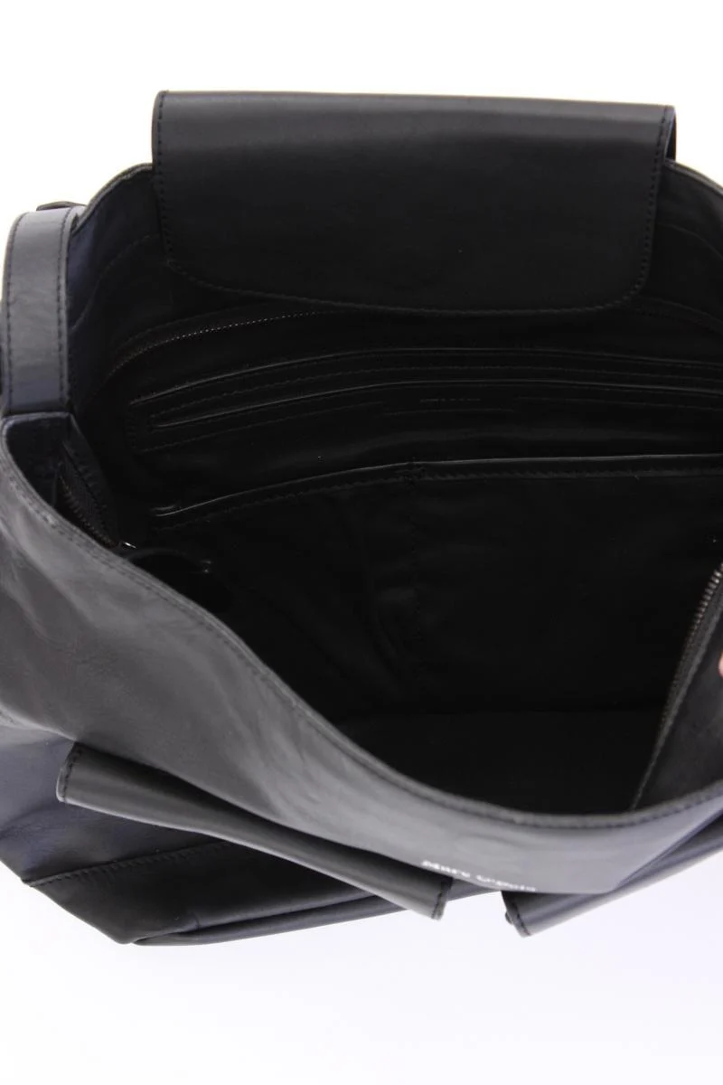 Marc O'Polo Schultertasche schwarz aus Leder